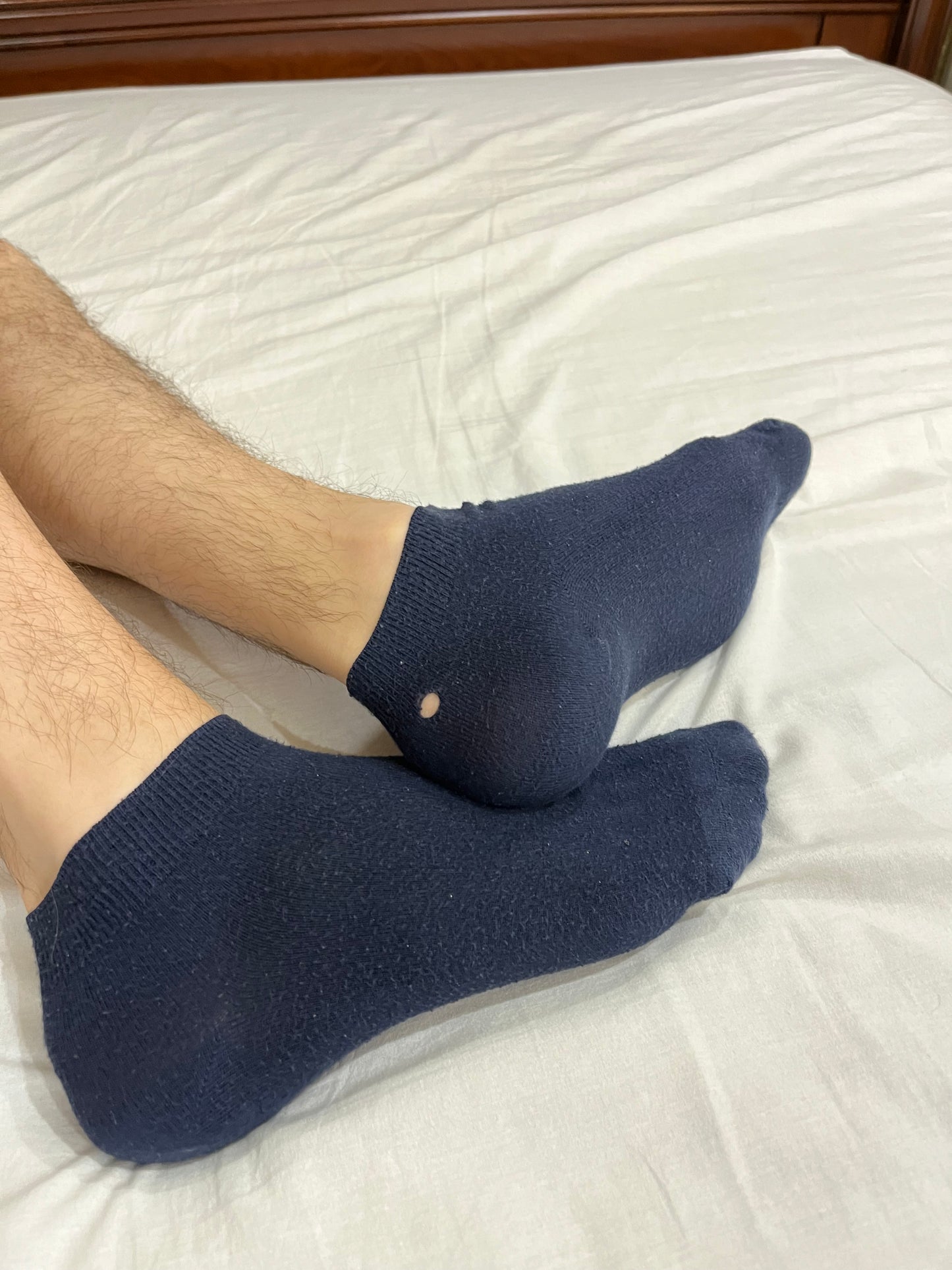 Extra-stretchy dark-blue basic ankle socks