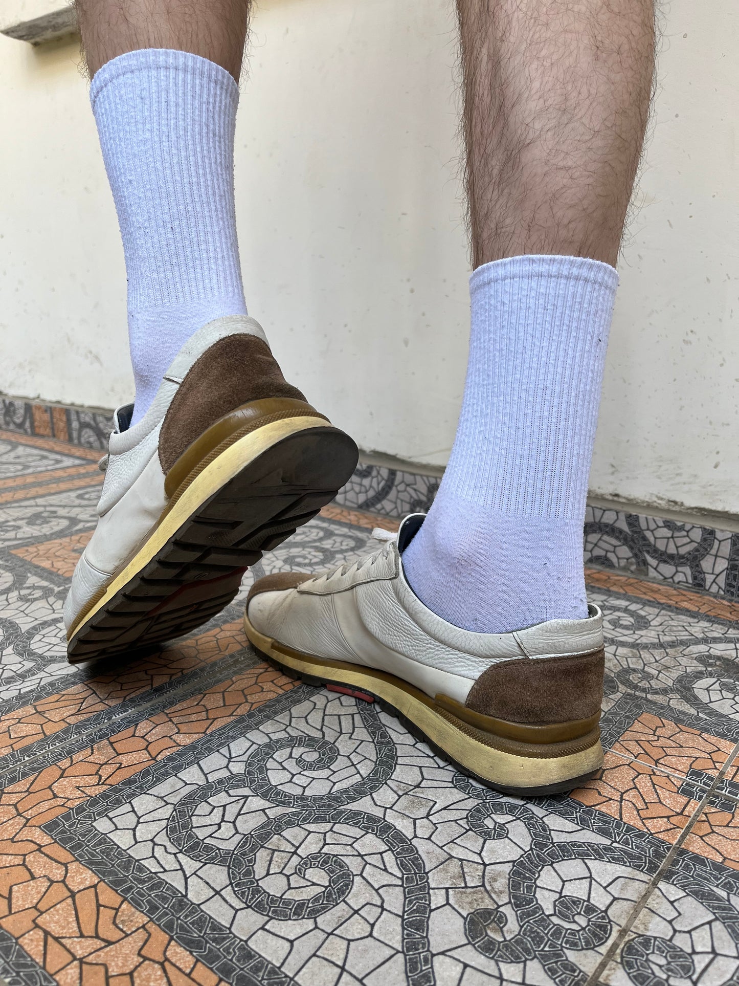 White & brown genuine leather no-name brand trainers
