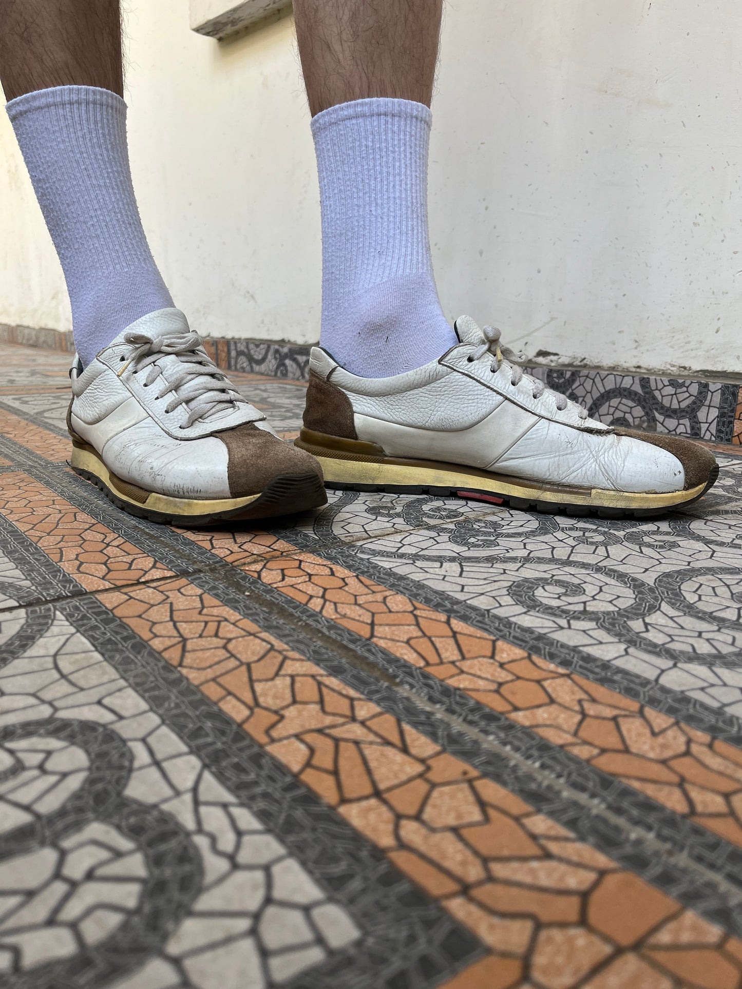 White & brown genuine leather no-name brand trainers