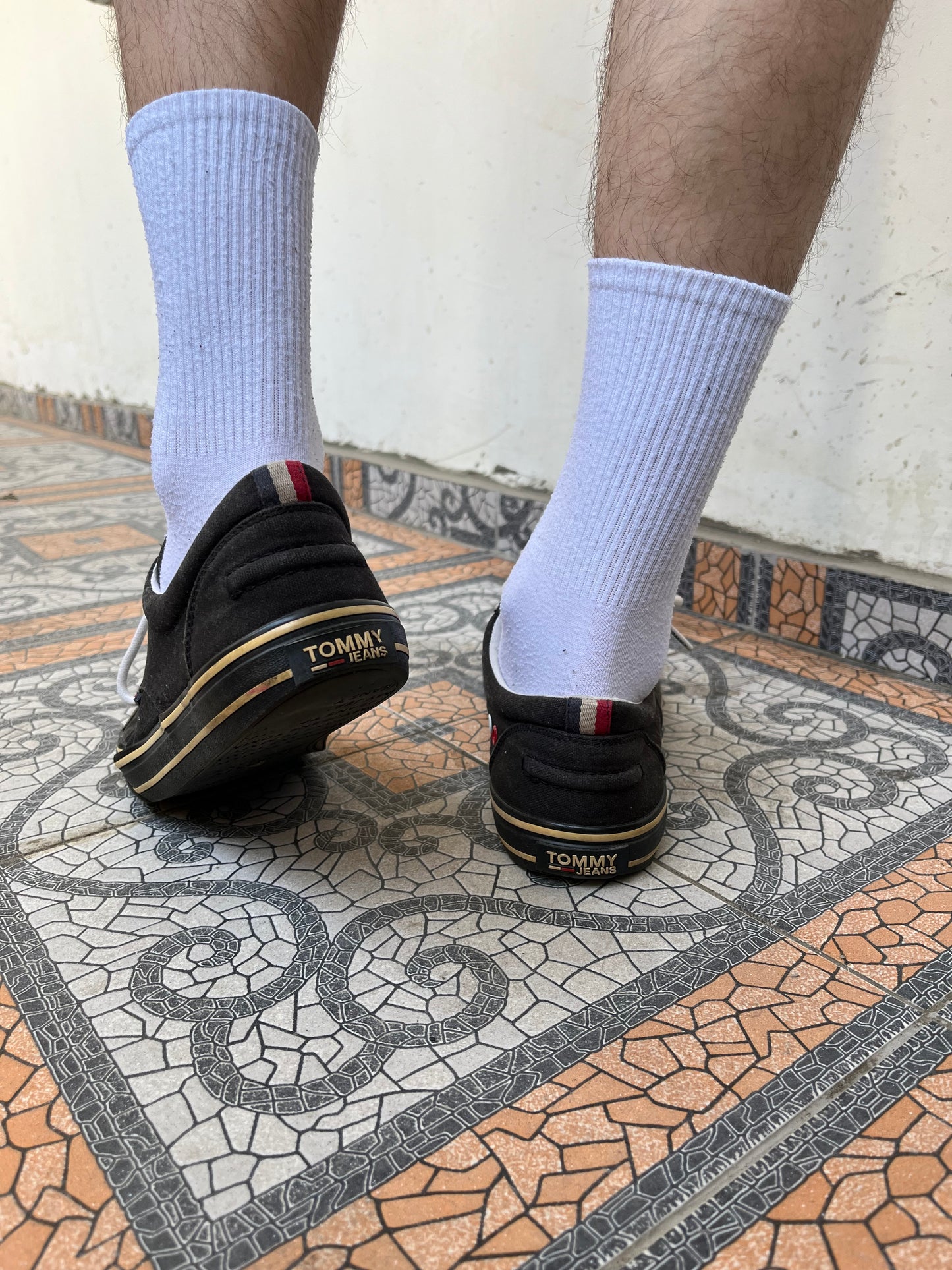 Black Tommy Hilfiger trainers