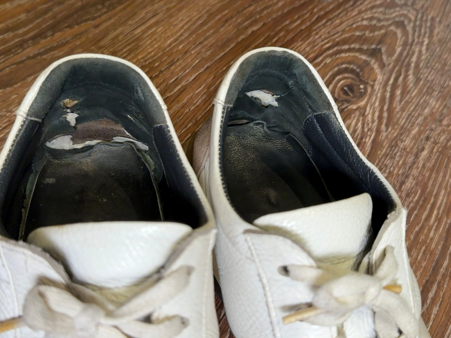 White & brown genuine leather no-name brand trainers